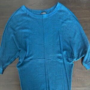 LIGHTWEIGHT KNIT SWEATER